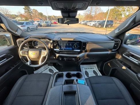 Used 2022 Chevrolet Silverado 1500 LT image 17