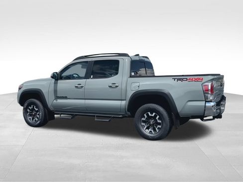 Used 2022 Toyota Tacoma TRD Off-Road AWD/4WD image 6