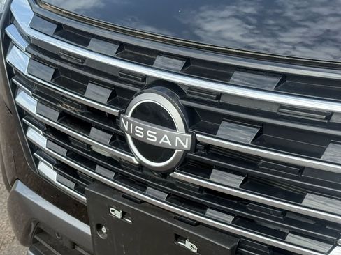 Used 2026 Nissan Rogue SL FWD image 7