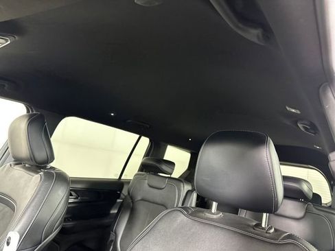 Used 2023 Jeep Grand Cherokee L Laredo image 12