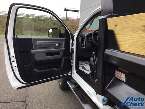 Used 2016 RAM 5500 Tradesman w/ Power & Remote Entry Group AWD/4WD image 33