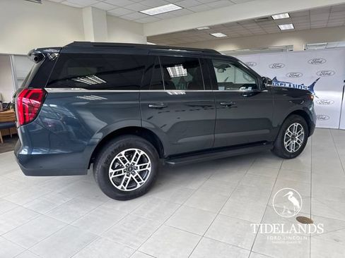 Certified 2025 Ford Expedition Active RWD image 9