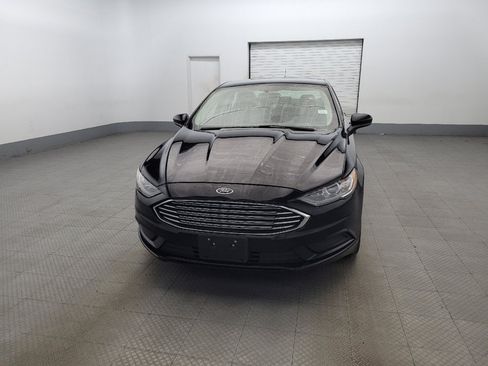 Used 2017 Ford Fusion SE image 15