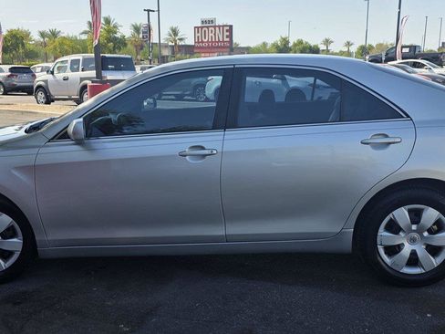 Used 2009 Toyota Camry SE FWD image 8