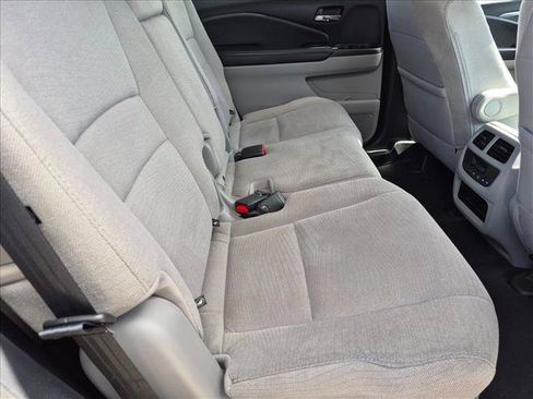 Used 2018 Honda Pilot EX image 19