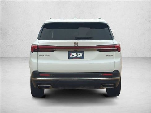 Used 2025 Buick Enclave Preferred FWD image 7