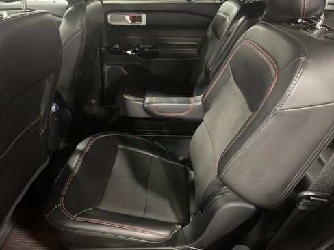 Used 2022 Ford Explorer ST-Line image 11