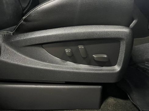 Used 2015 Chevrolet Suburban LT AWD/4WD image 11