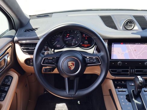 Certified 2022 Porsche Macan AWD/4WD image 15
