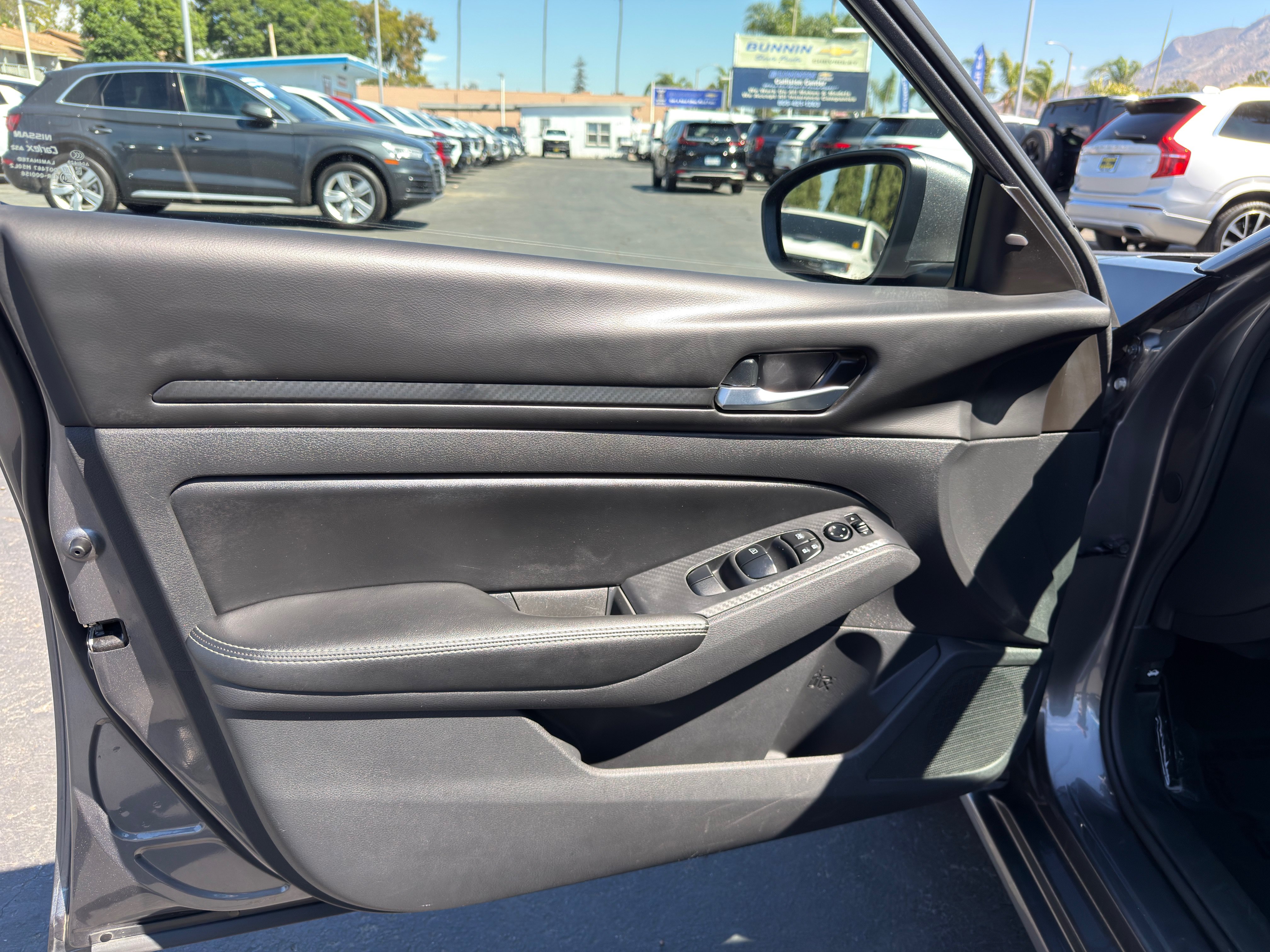 Used 2024 Nissan Altima 2.5 SV w/ SV Premium Package FWD image 22