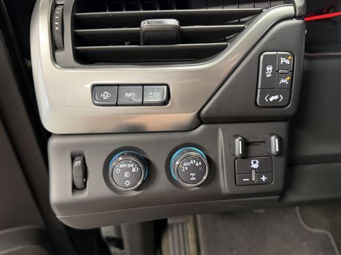 Used 2018 Chevrolet Tahoe Premier w/ RST Edition AWD/4WD image 21