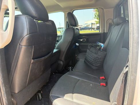 Used 2017 RAM 1500 Laramie RWD image 8