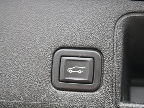 Used 2023 GMC Terrain SLT image 37