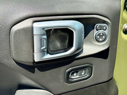 Used 2022 Jeep Gladiator Rubicon w/ LED Lighting Group AWD/4WD image 20