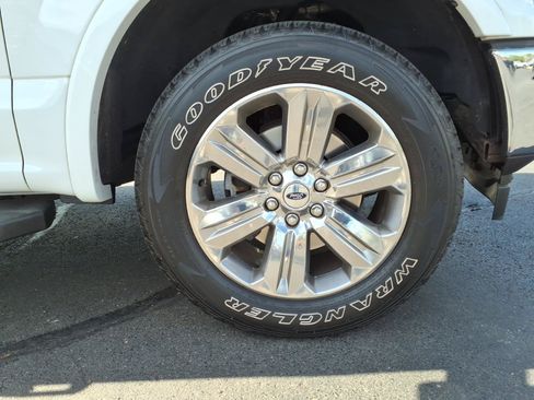 Used 2020 Ford F150 Lariat w/ Equipment Group 502A Luxury AWD/4WD image 9