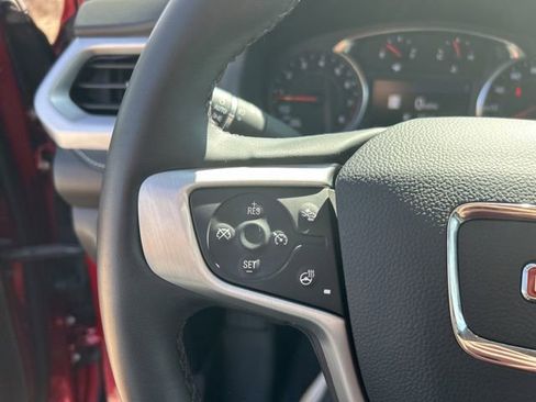 Used 2023 GMC Acadia SLT w/ Preferred Package image 11