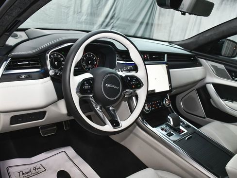 Used 2024 Jaguar XF R-Dynamic SE image 22