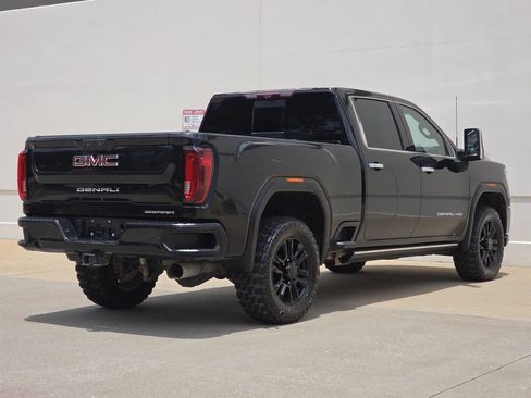 Used 2023 GMC Sierra 2500 Denali w/ Denali Black Diamond Edition AWD/4WD image 5