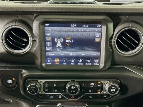 Used 2023 Jeep Wrangler Unlimited Sahara w/ Cold Weather Group AWD/4WD image 19