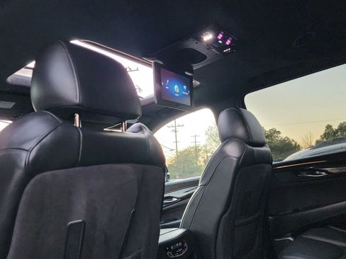 Used 2020 Cadillac Escalade Platinum image 13