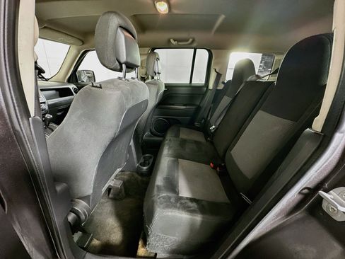Used 2017 Jeep Patriot Latitude FWD image 23