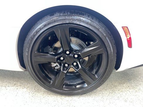 Used 2016 Chevrolet Camaro LT w/ Technology Package image 26