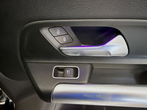 Used 2025 Mercedes-Benz GLA 250 image 31