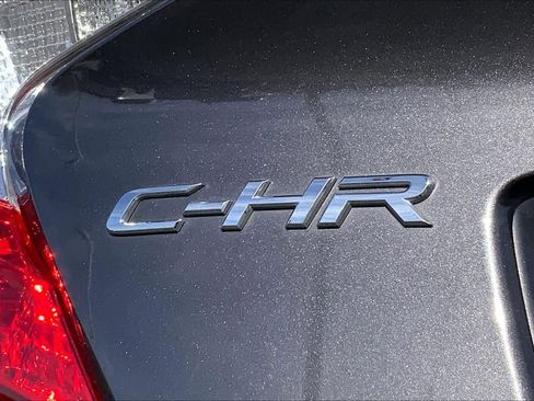 Used 2021 Toyota C-HR LE image 31