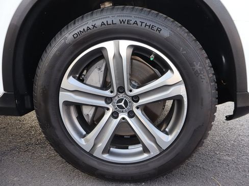 Used 2019 Mercedes-Benz GLC 300 4MATIC w/ Premium Package image 46