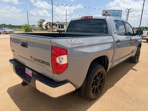 Used 2019 Toyota Tundra SR5 w/ SR5 Upgrade Package AWD/4WD image 6