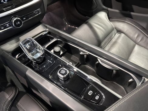 Used 2023 Volvo V60 B5 Cross Country Ultimate w/ Climate Package image 18