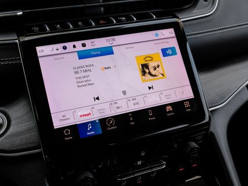 Used 2022 Jeep Grand Cherokee Limited image 42