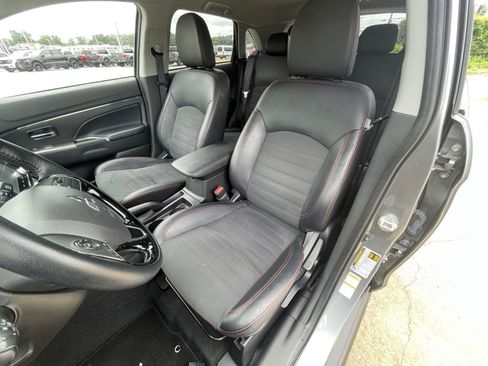 Used 2025 Mitsubishi Outlander Sport SE AWD/4WD image 10