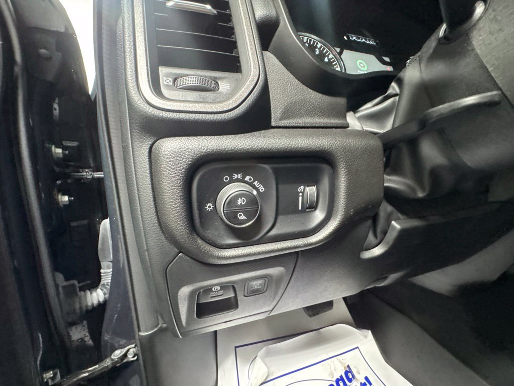 Used 2025 RAM 1500 Warlock AWD/4WD image 18