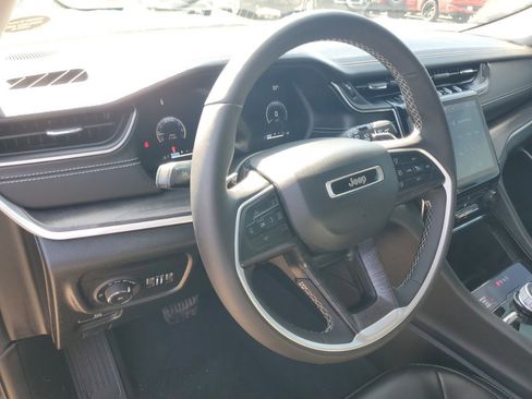 Used 2023 Jeep Grand Cherokee L Limited image 12