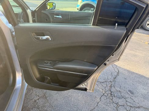 Used 2014 Dodge Charger SE image 30