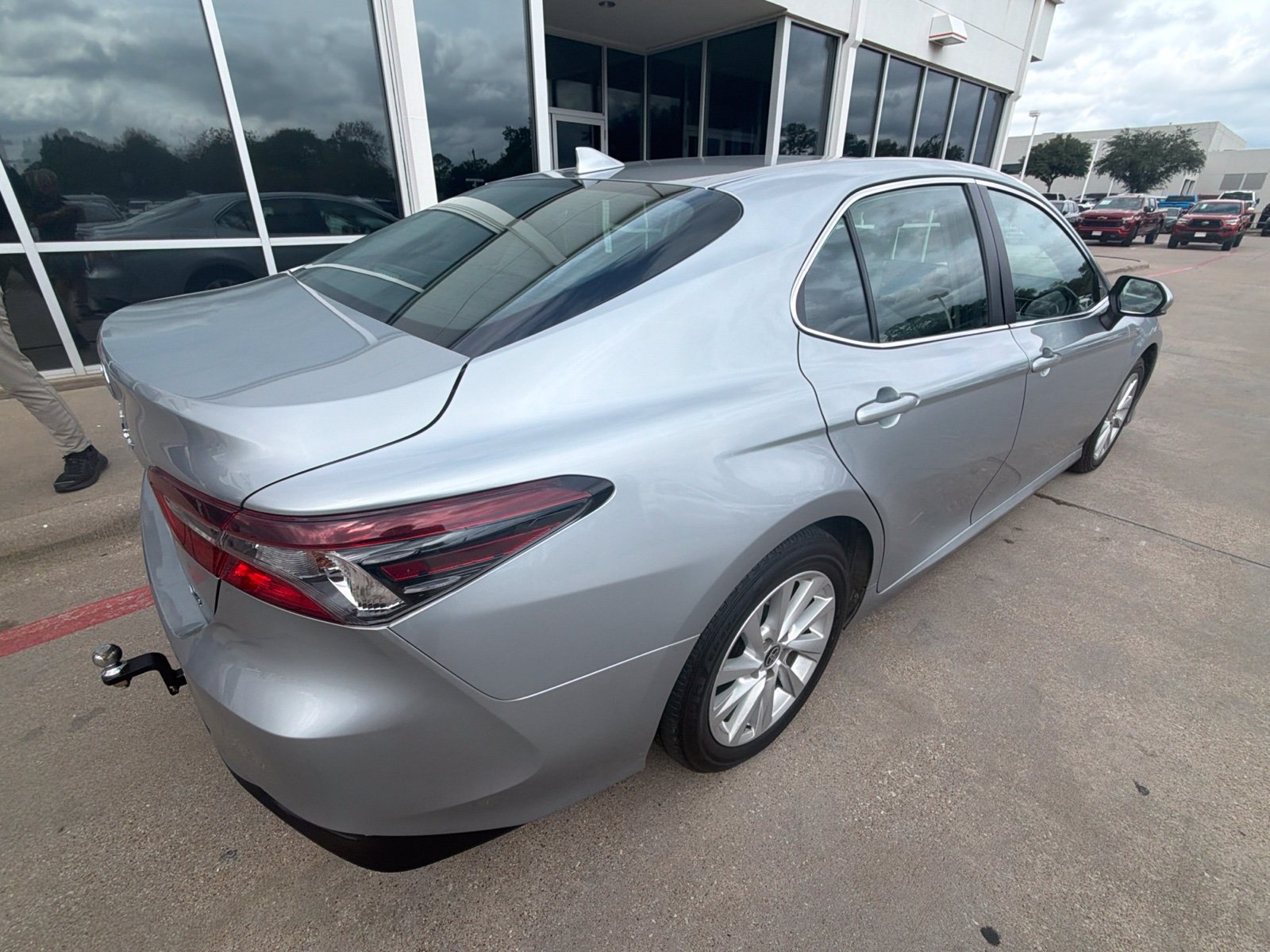 Used 2024 Toyota Camry LE FWD image 5