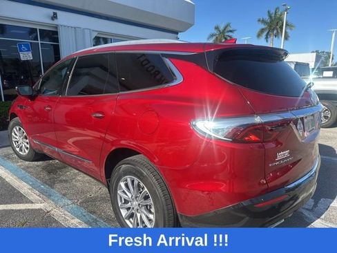 Used 2024 Buick Enclave Essence FWD image 3