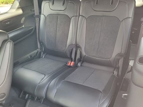 New 2025 Jeep Grand Cherokee L Laredo image 12