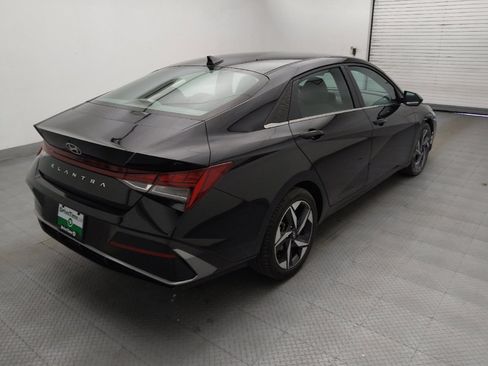 Used 2025 Hyundai Elantra SEL FWD image 9