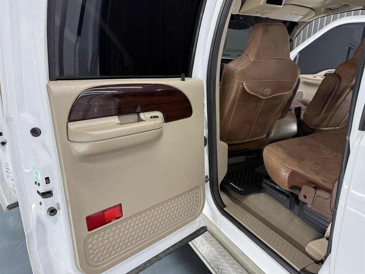 Used 2005 Ford F250 King Ranch RWD image 21