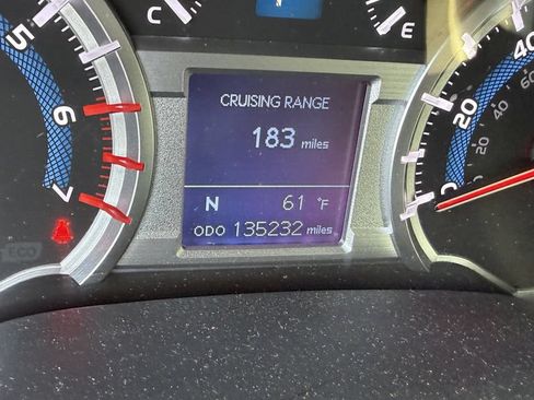 Used 2015 Toyota 4Runner SR5 AWD/4WD image 5