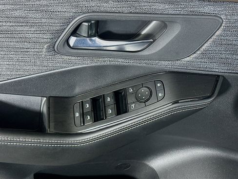 Used 2023 Nissan Rogue SV image 15