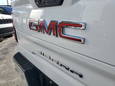 Used 2024 GMC Sierra 1500 SLE image 11