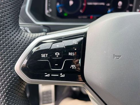 Used 2024 Volkswagen Tiguan SEL R-Line image 22