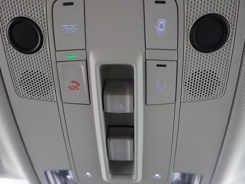 Used 2025 Audi Q3 2.0T Premium w/ Convenience Package image 9