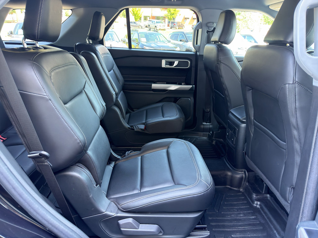 Used 2023 Ford Explorer XLT w/ Equipment Group 202A RWD image 27