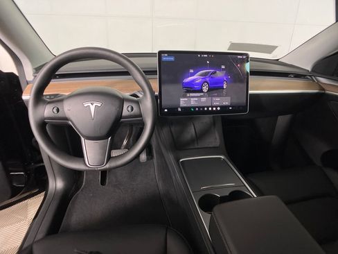 Used 2024 Tesla Model Y Long Range image 7