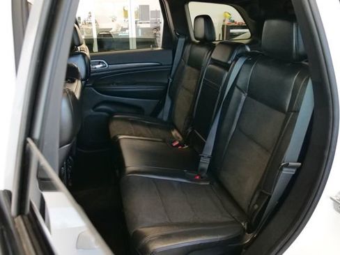 Used 2021 Jeep Grand Cherokee Laredo X image 12