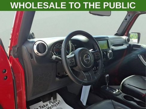 Used 2013 Jeep Wrangler Unlimited Sahara w/ Connectivity Group AWD/4WD image 12